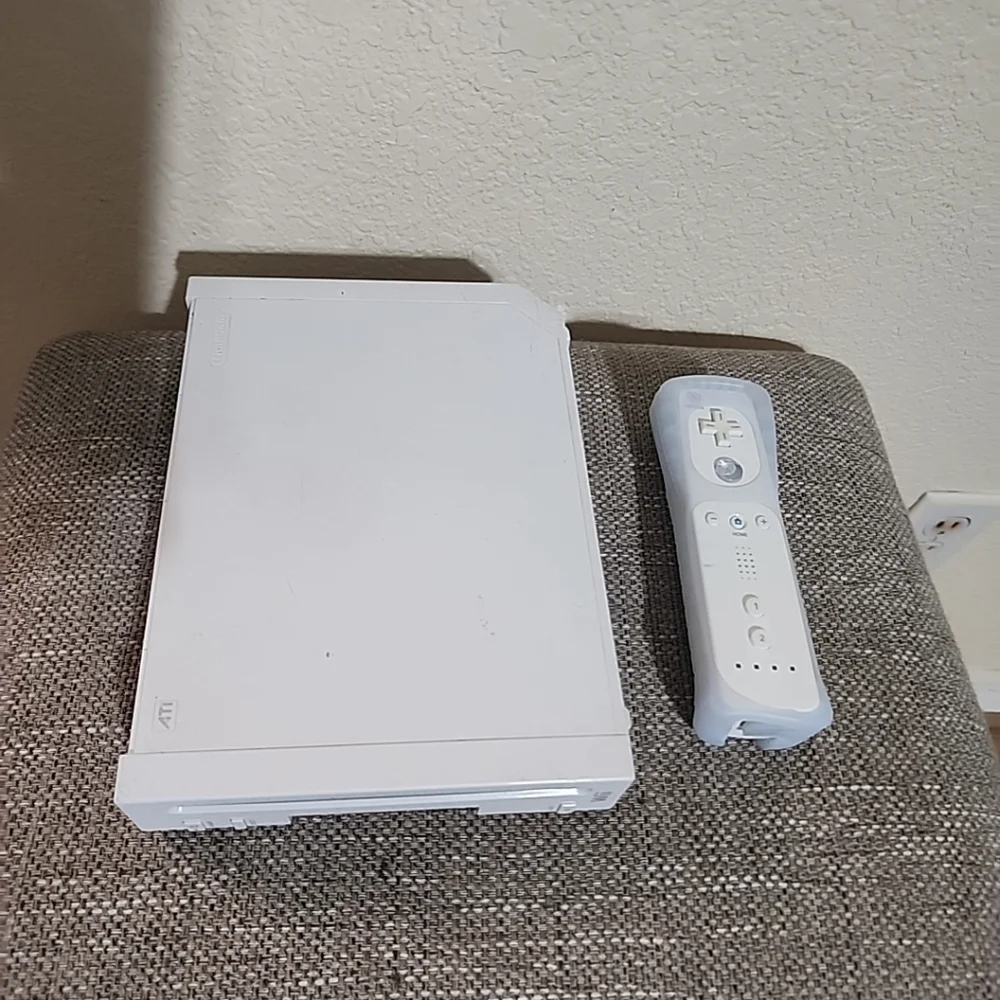 Nintendo WII Home Console With A WII Remote Controller For Parts Or Repair
